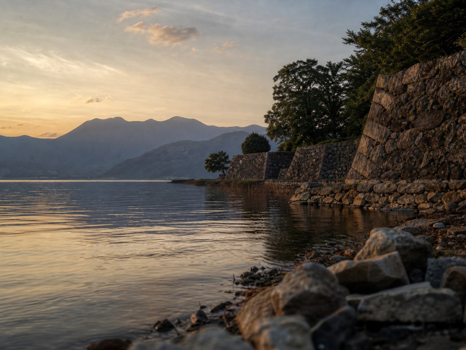琵琶湖と坂本城址