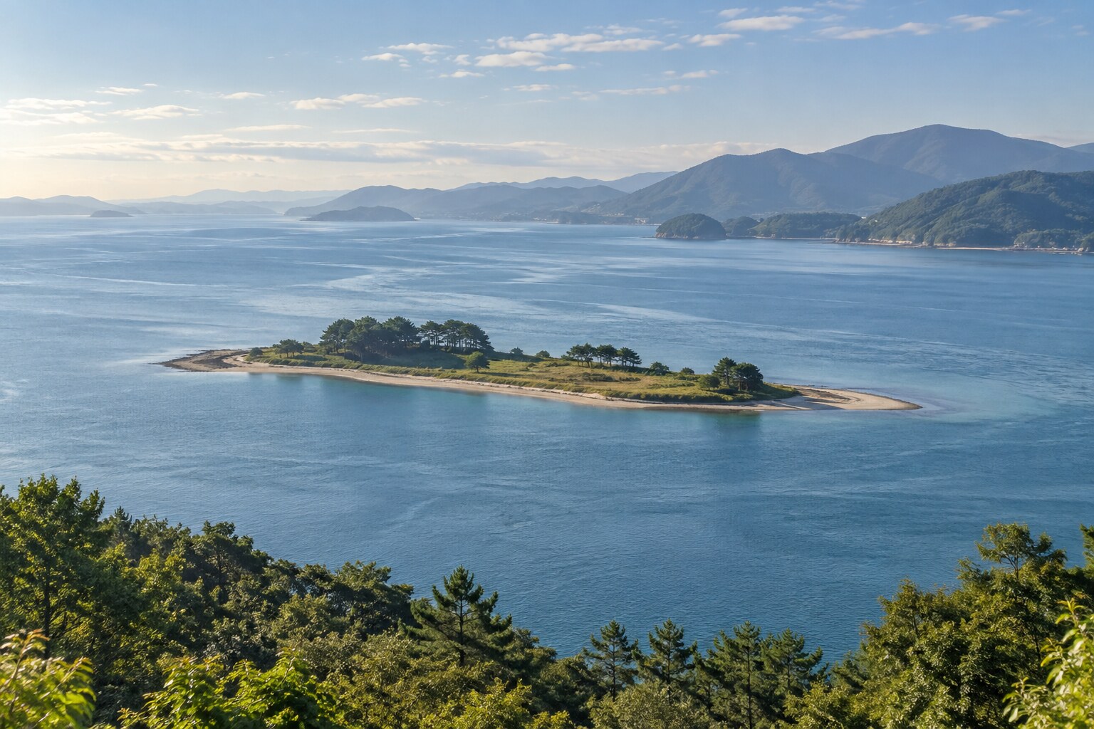 巌流の名が残る海峡の島を想起させる風景（現在の巌流島の実写ではない）（AI生成イメージ）