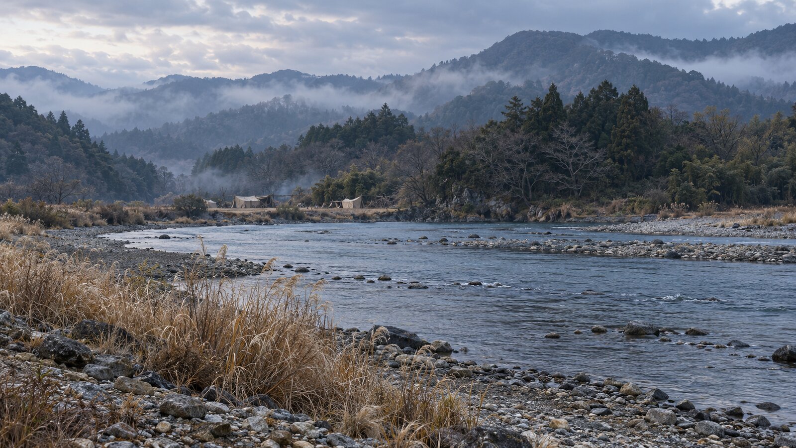 冬の豊後をイメージした川原と遠方の陣営。戸次川の正確な地形を復元したものではない（AI生成イメージ）