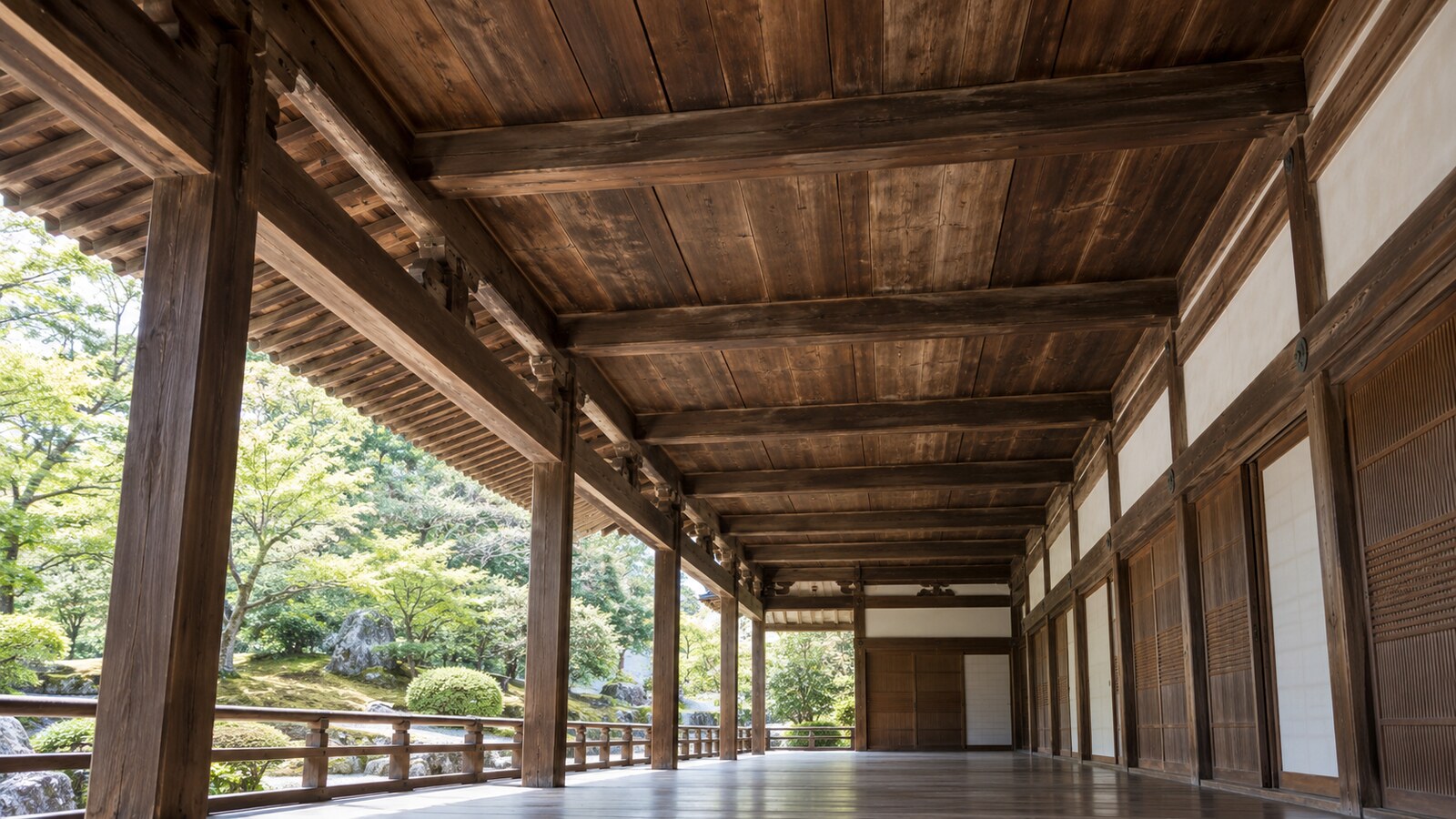 戦死者の供養をイメージした寺院の廊下と木の天井。養源院の実景や血天井の痕跡を再現した画像ではない(AI生成)